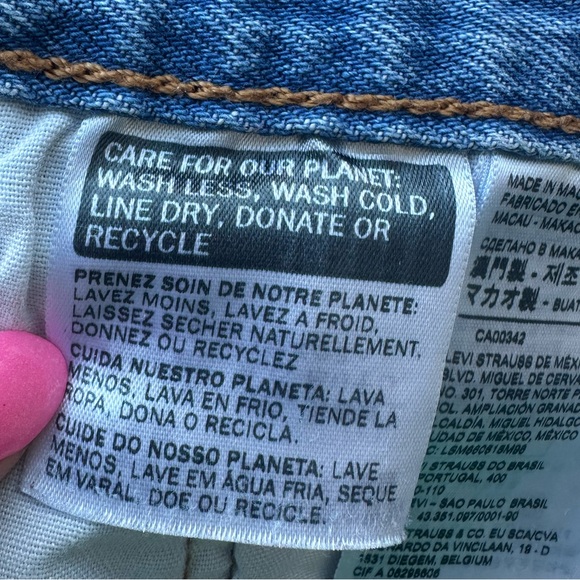 Levis 501 Distressed Jean Shorts 30W - Picture 9 of 11